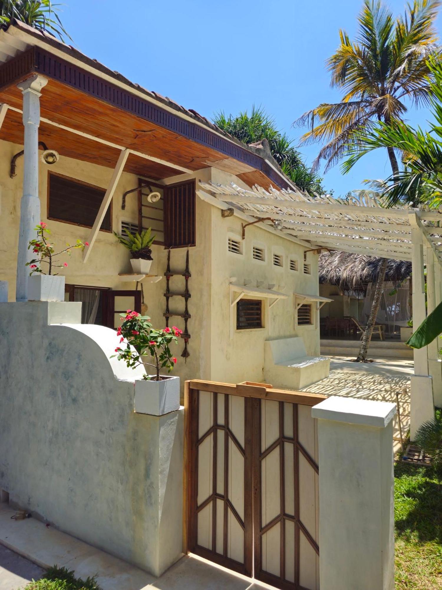 Deep Blue Appartement Matara Buitenkant foto
