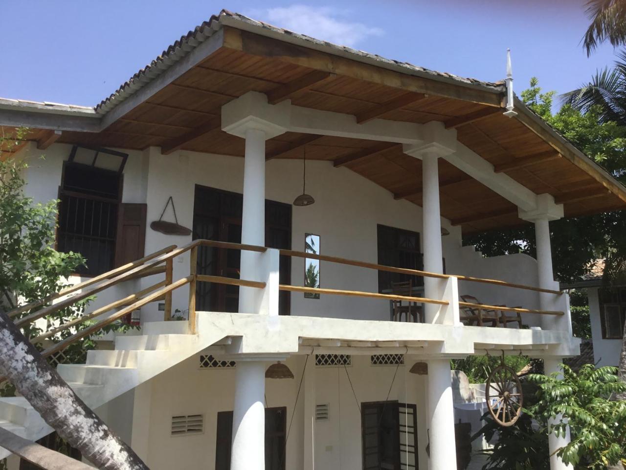 Deep Blue Appartement Matara Buitenkant foto
